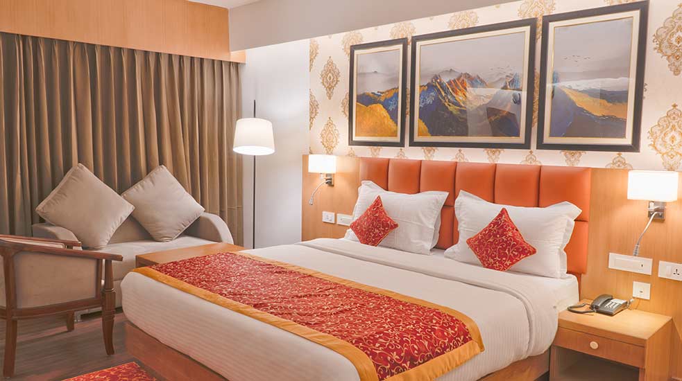 DELUXE ROOM