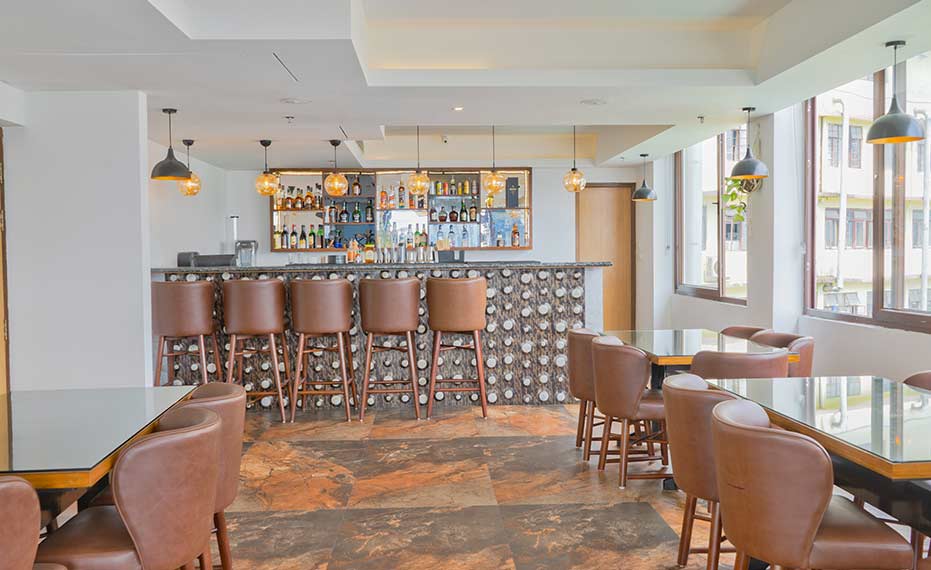 TAVERN BAR AND LOUNGE